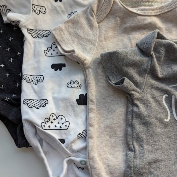 Cloud Island 4 pack short sleeve onesies - Picture 2 of 4